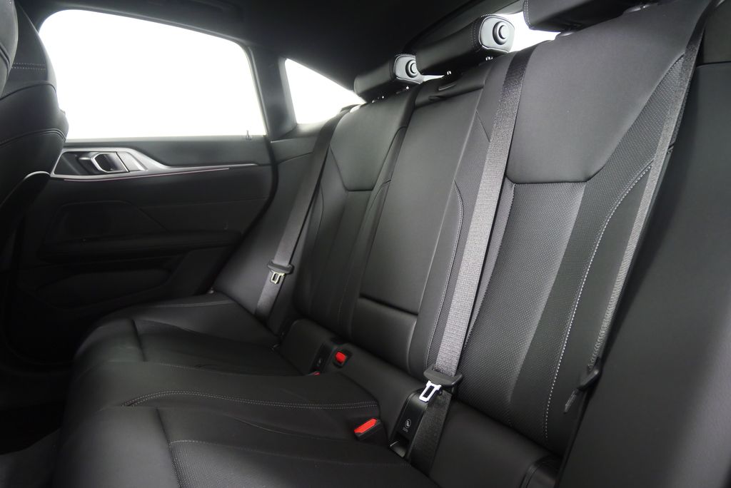 Thumbnail: 2024 BMW 4 Series - 16