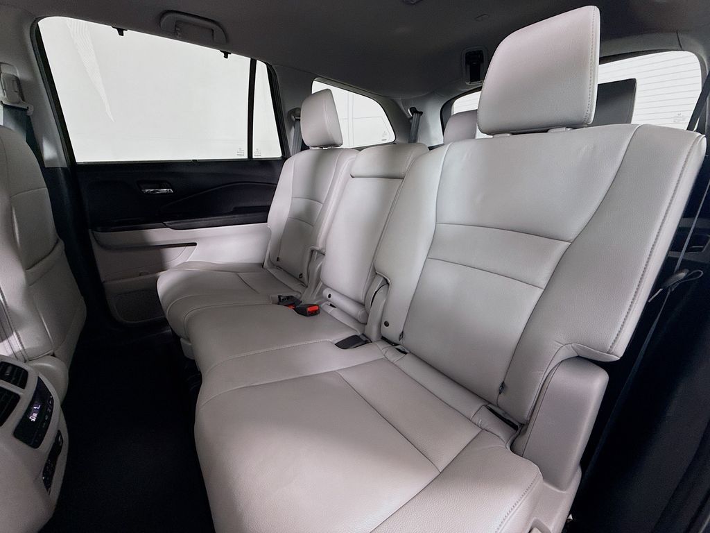 Thumbnail: 2018 Honda Pilot - 24