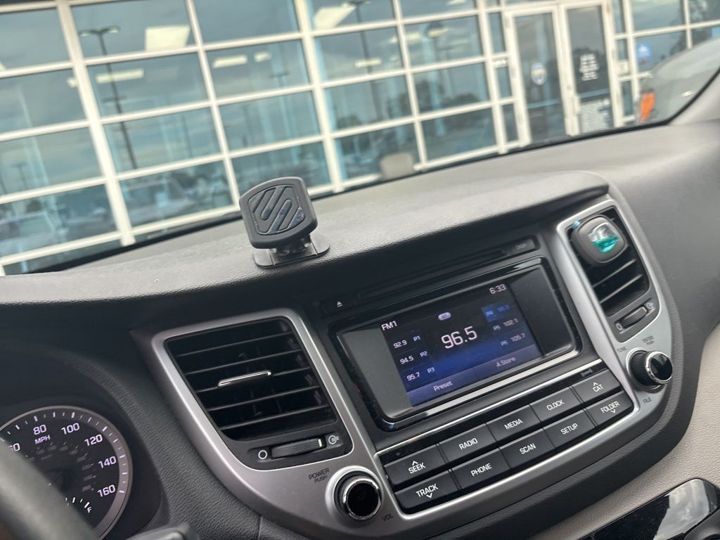 2017 Hyundai Tucson SE Silver at Baytown Hyundai