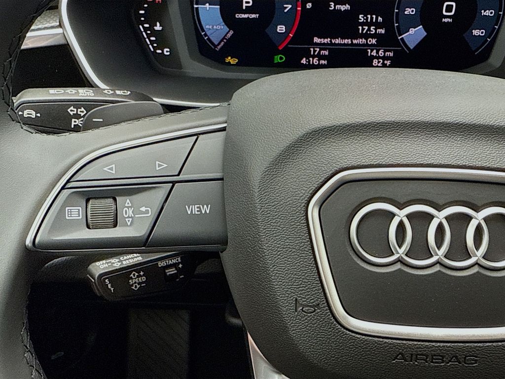Thumbnail: 2025 Audi Q3 - 11