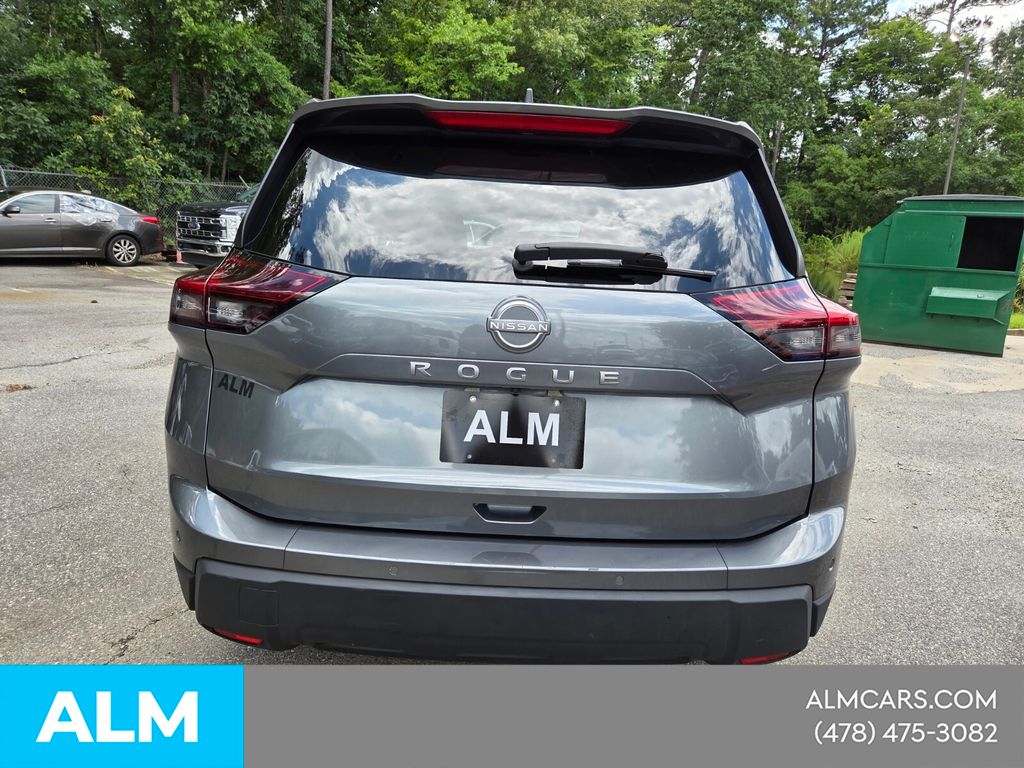 Used 2025 Gray Nissan SV image 11