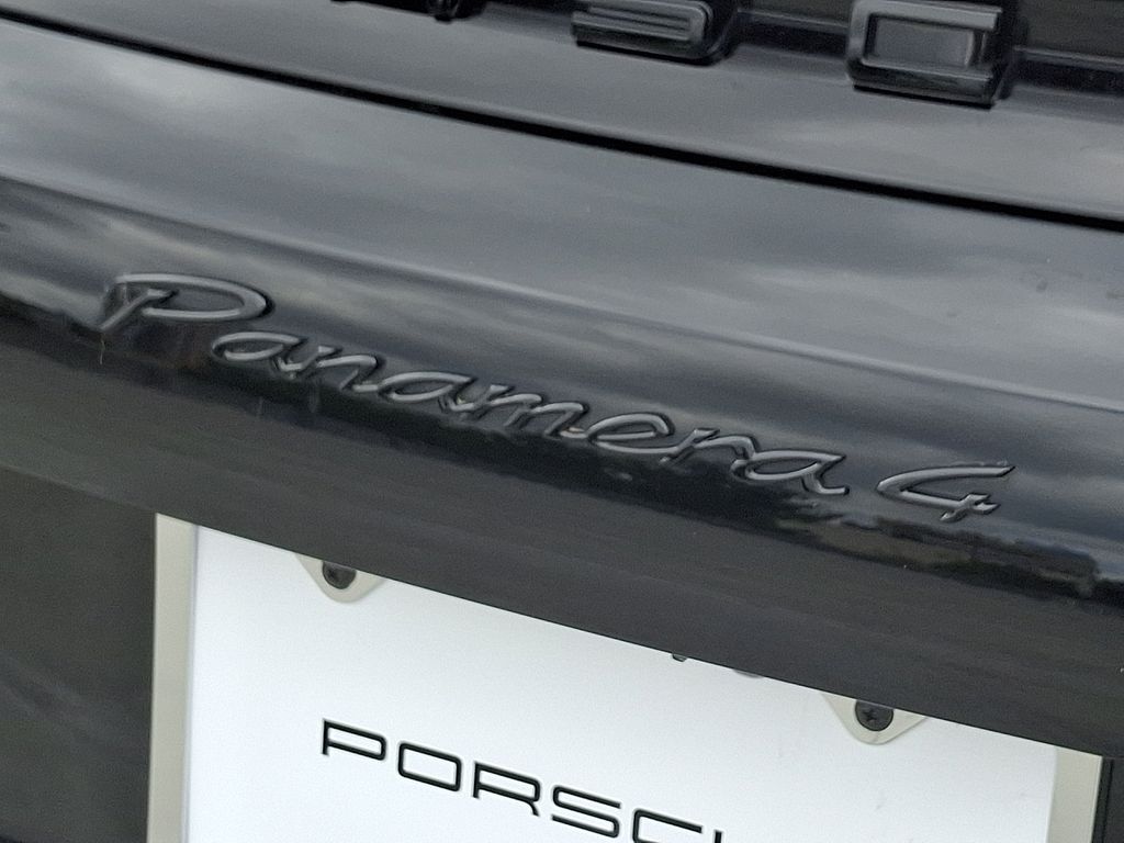 Thumbnail: 2025 Porsche Panamera - 32