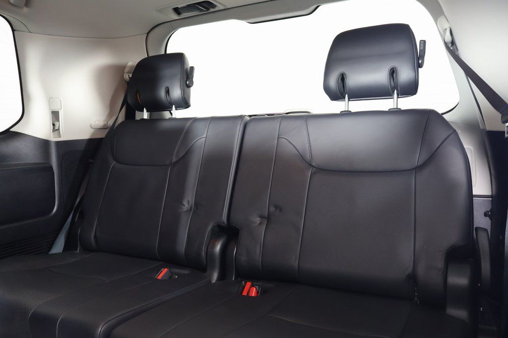 2011 Lexus LX 570 12