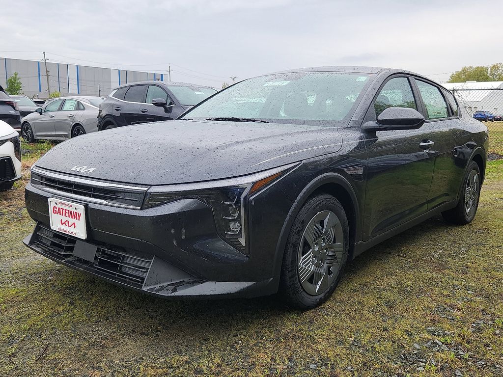 2026 Kia K4 LX AT's photo