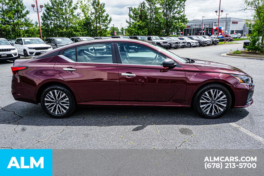 Used 2025 Red Nissan 2.5 SV image 9
