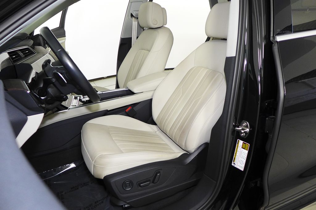 Thumbnail: 2024 Audi Q8 e-tron - 22