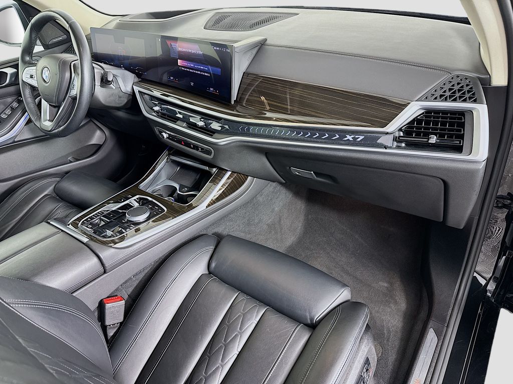 Thumbnail: 2023 BMW X7 - 18