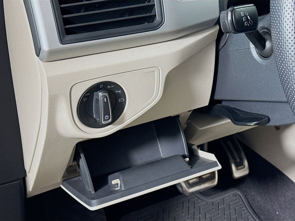 Thumbnail: 2021 Volkswagen Atlas - 10