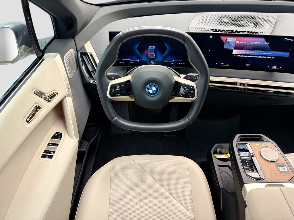 Thumbnail: 2023 BMW iX - 10