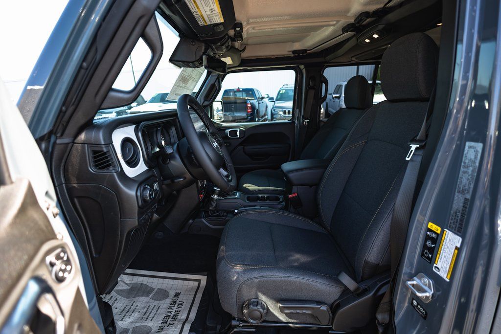 2025 Jeep Gladiator Willys thumbnail 23