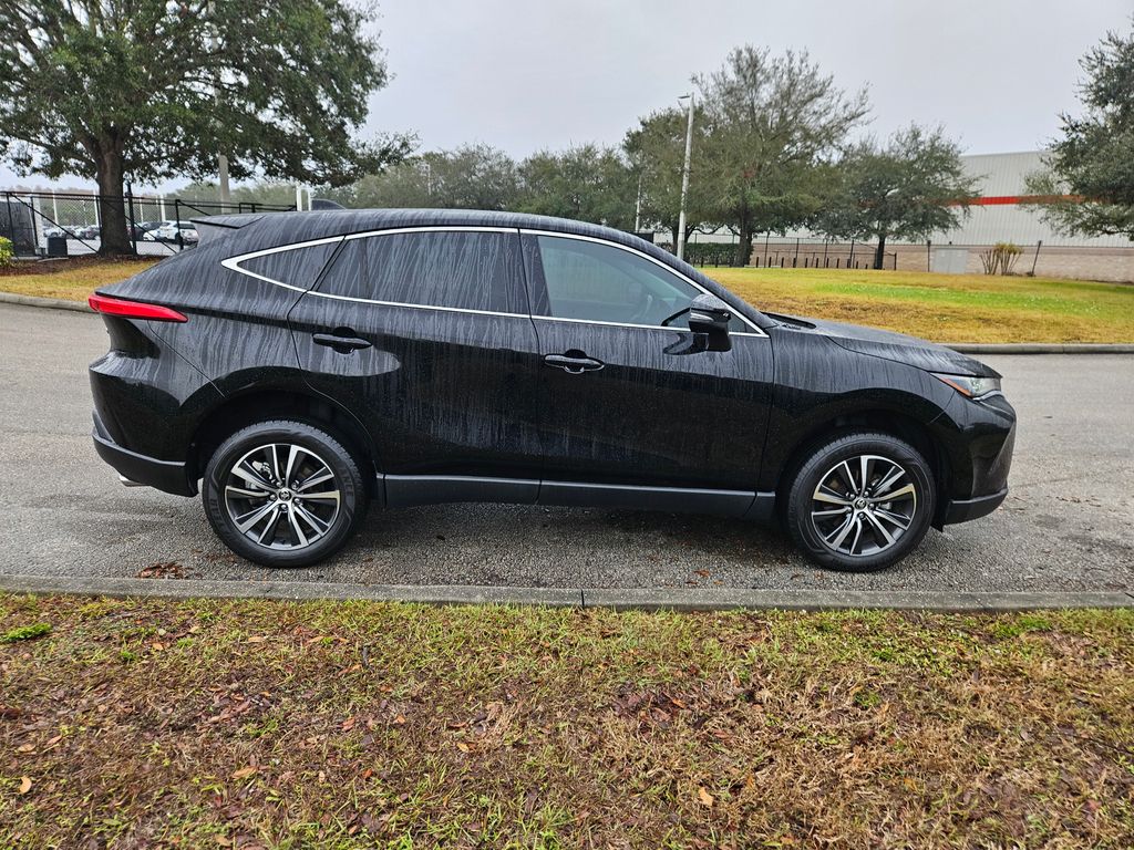 2022 Toyota Venza LE 6