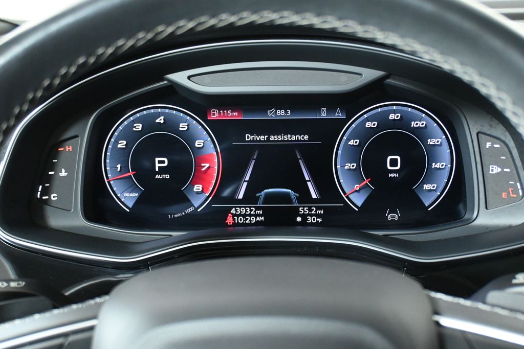 Thumbnail: 2021 Audi Q8 - 18