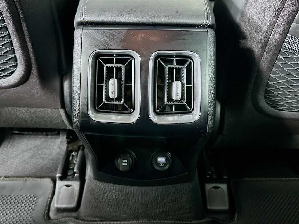 Thumbnail: 2022 Kia Sorento - 26