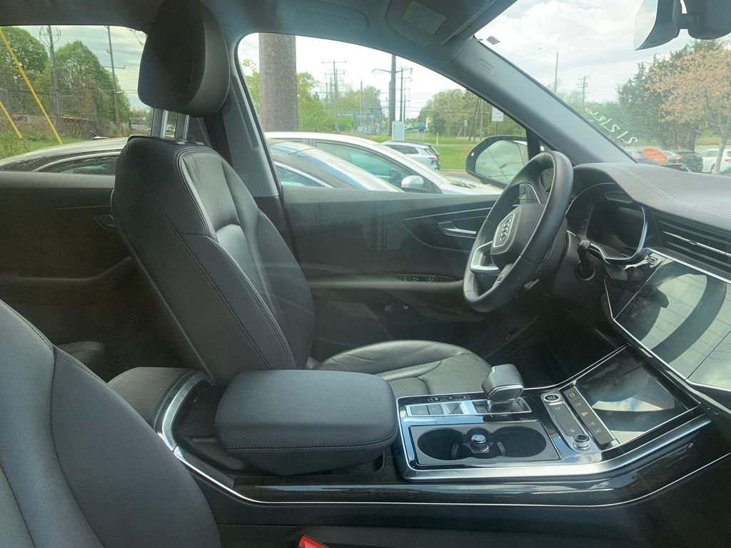 Thumbnail: 2023 Audi Q7 - 4