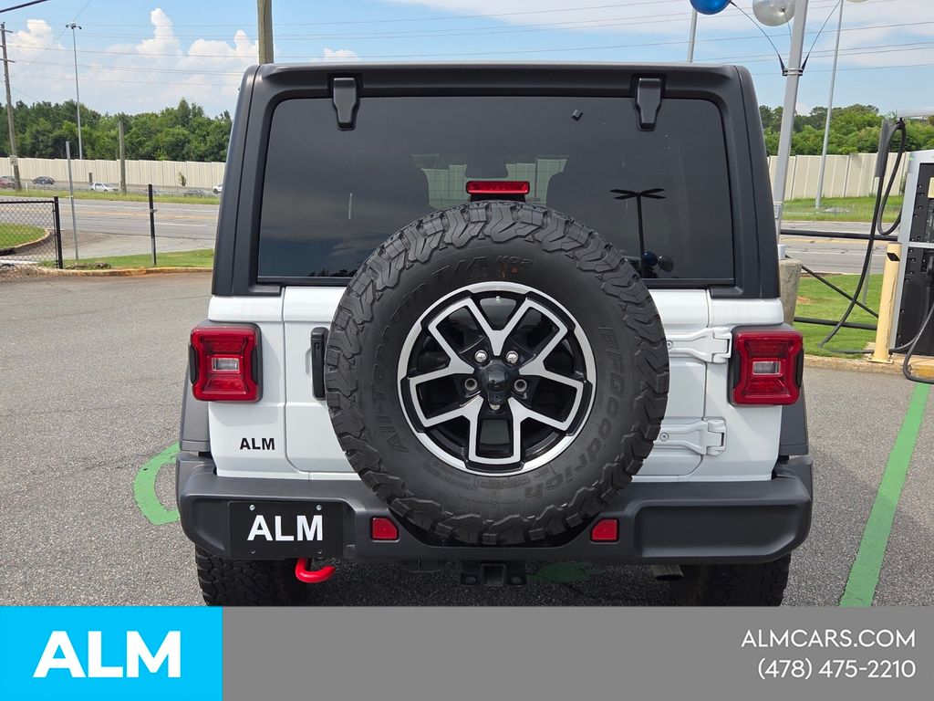Used 2025 White Jeep Rubicon image 14