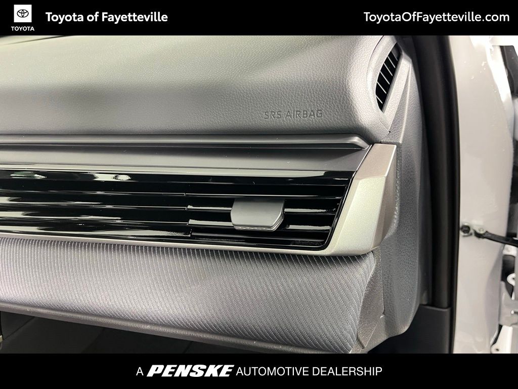 Thumbnail: 2025 Toyota Camry - 9