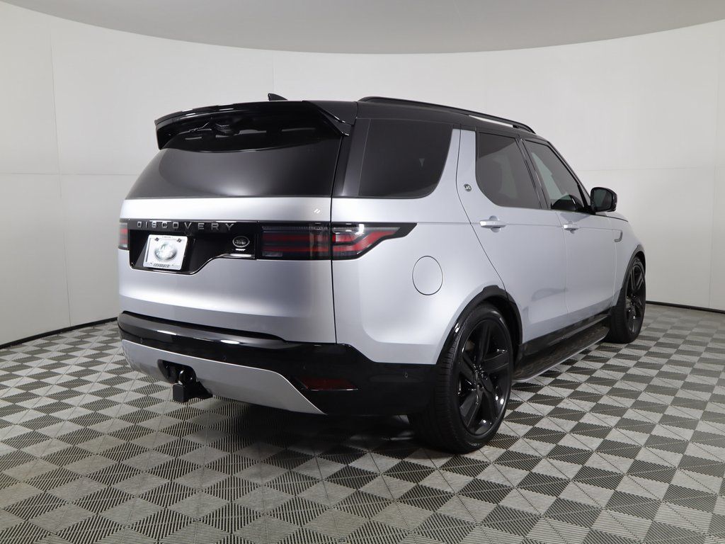 Thumbnail: 2023 Land Rover Discovery - 6