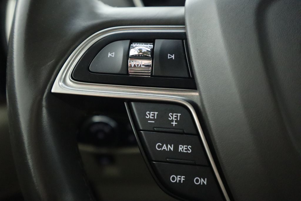 2019 Lincoln Nautilus Select 11