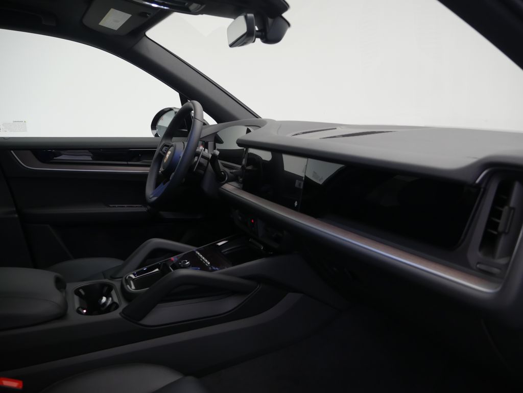 Thumbnail: 2026 Porsche Cayenne - 30