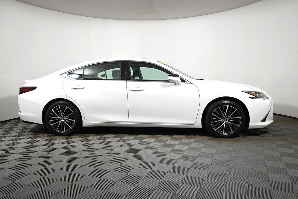 Thumbnail: 2023 Lexus ES - 8