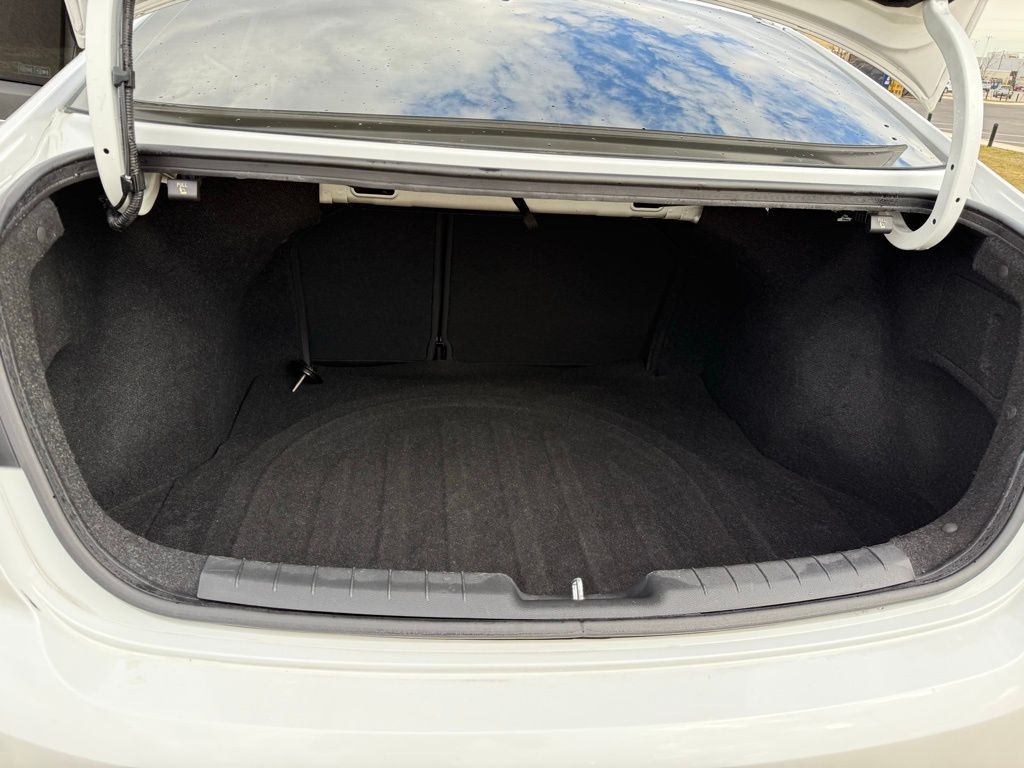 Thumbnail: 2019 Hyundai Elantra - 24