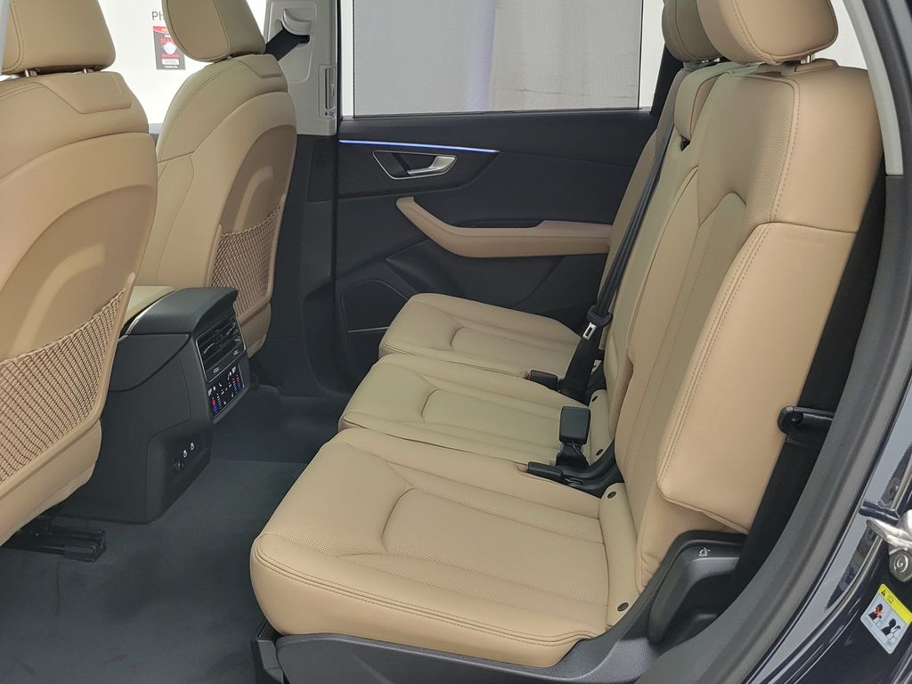 Thumbnail: 2026 Audi Q7 - 25