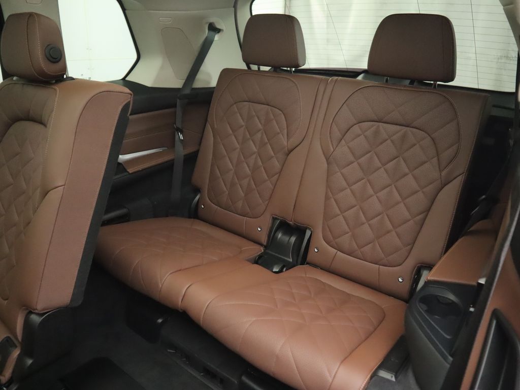 Thumbnail: 2023 BMW X7 - 24