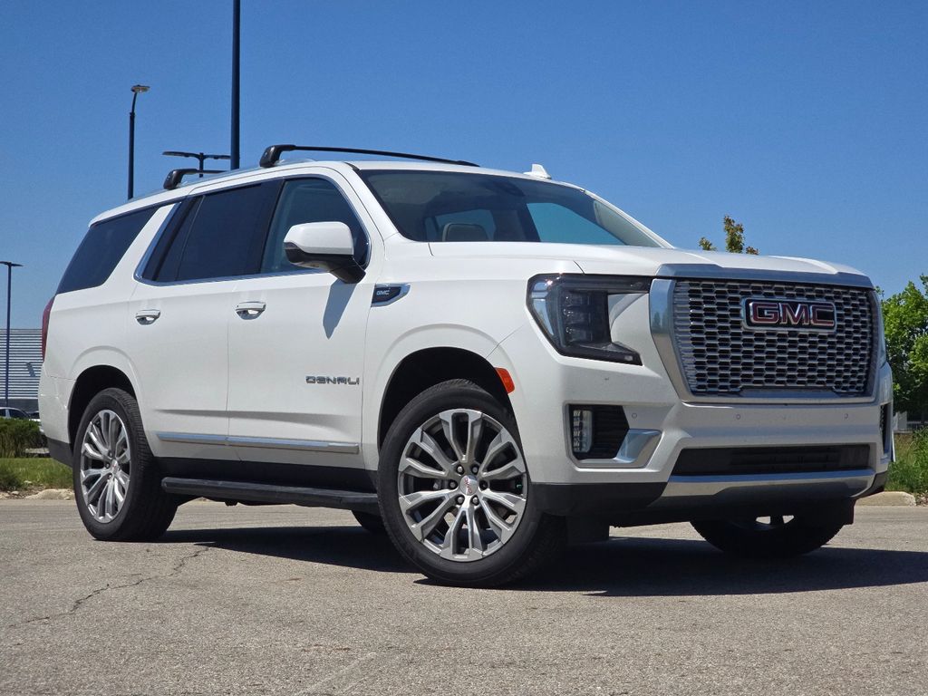 Used 2022 White GMC Denali image 2