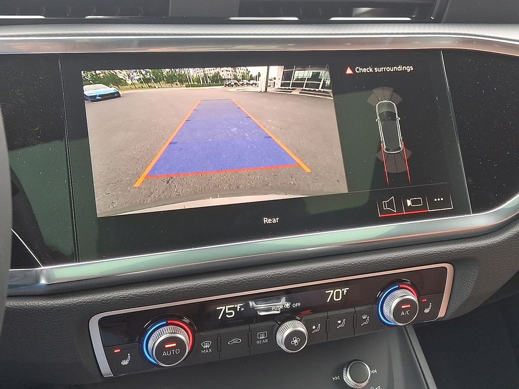 Thumbnail: 2025 Audi Q3 - 14