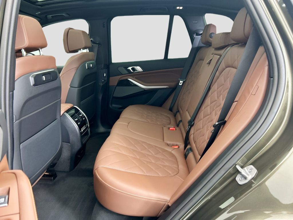 Thumbnail: 2026 BMW X5 - 20