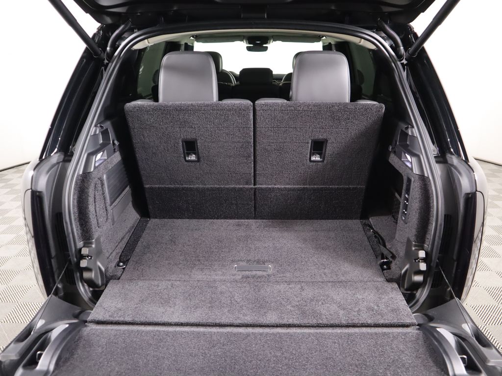 Thumbnail: 2025 Land Rover Range Rover - 30