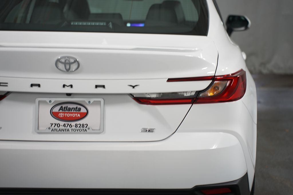 2025 Toyota Camry SE 10