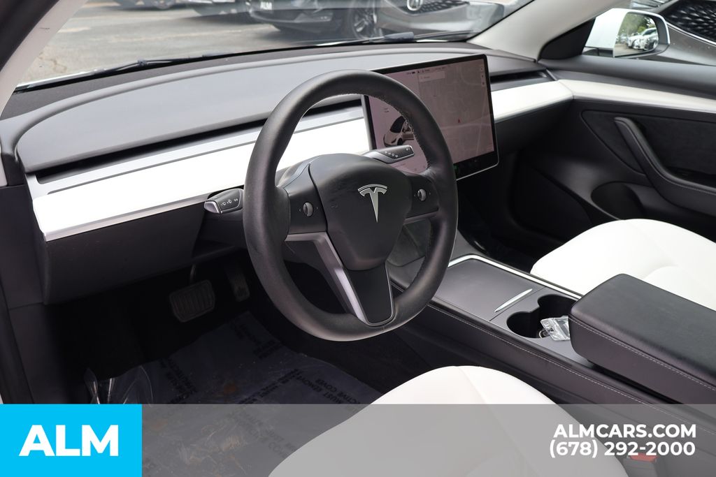 Used 2022 White Tesla Base image 10