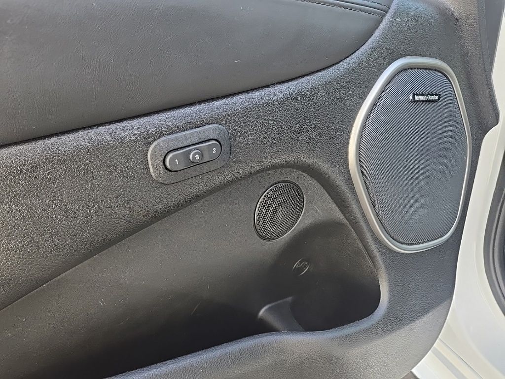 Used 2021 White Jeep High Altitude image 17