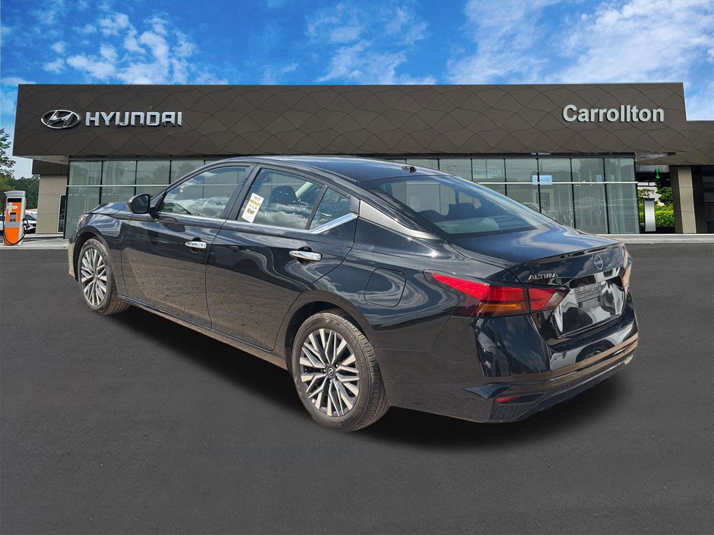 Used 2025 Black Nissan 2.5 SV image 7