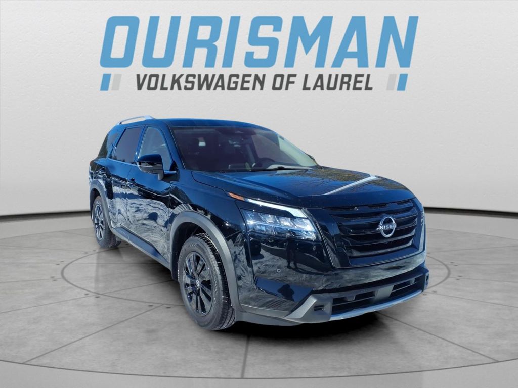 2024 Nissan Pathfinder SL 4WD