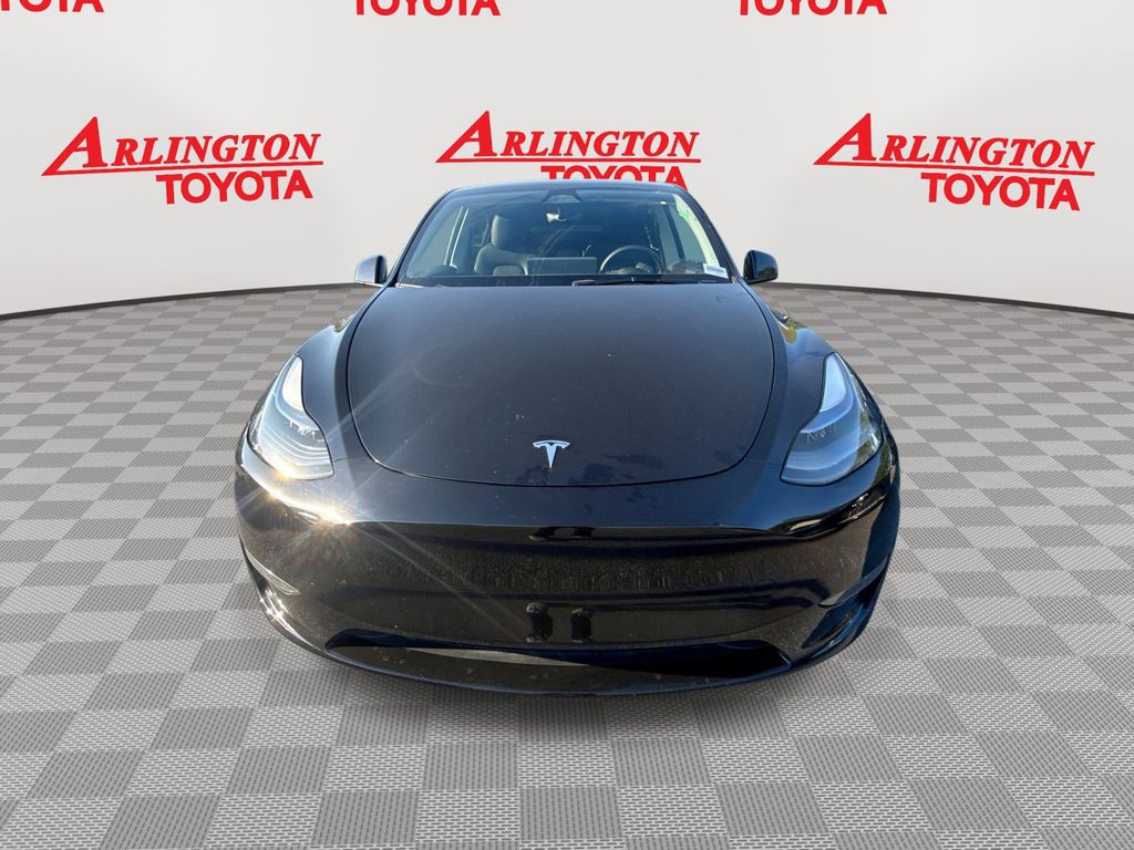 View vehicle photo 4