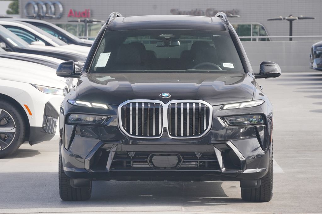 2025 BMW X7 xDrive40i 2