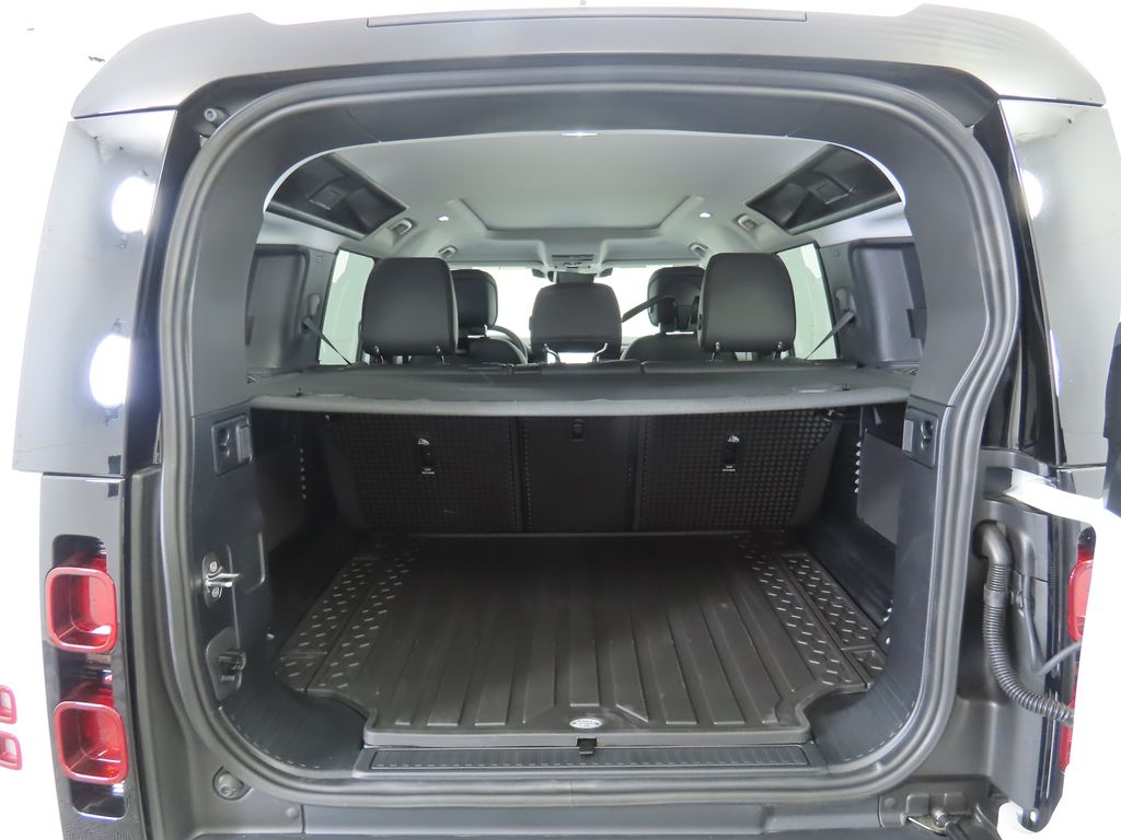 Thumbnail: 2025 Land Rover Defender - 27