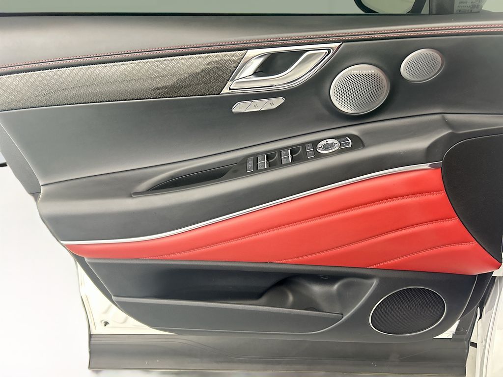 Thumbnail: 2025 Genesis GV80 - 23