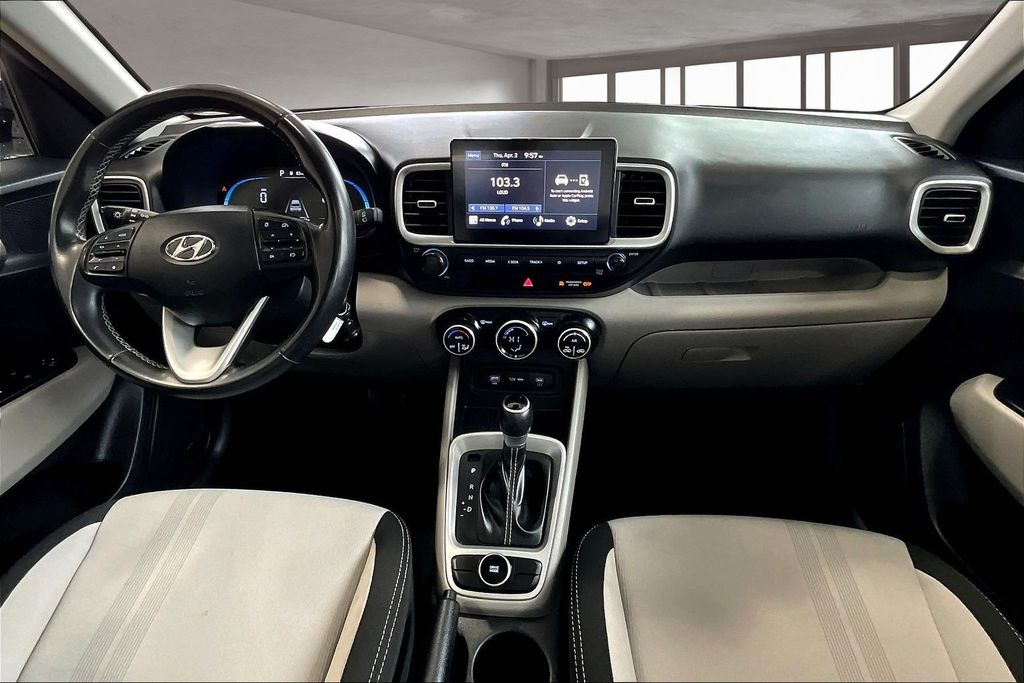 Used 2023 Black Hyundai SEL image 17