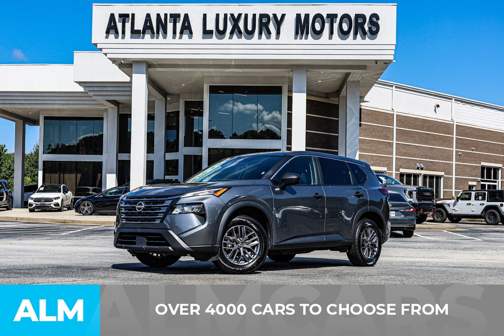 Used 2024 Gray Nissan S image 3