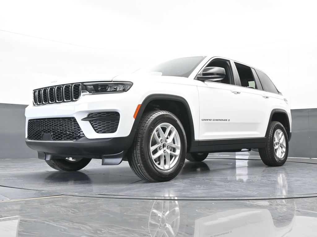 New 2026 Bright White Clearcoat Jeep Laredo image 52