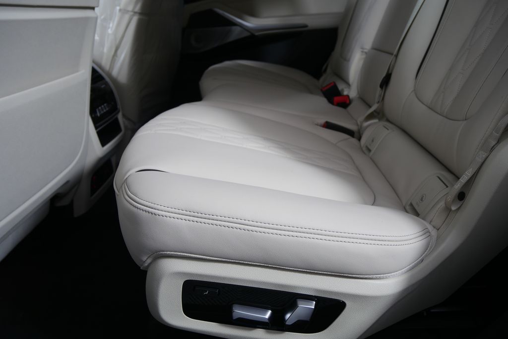 2026 BMW X7 xDrive40i 16