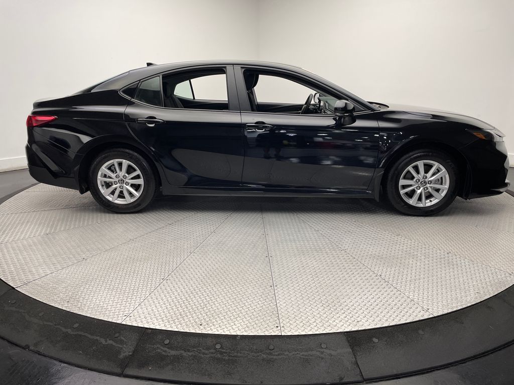 2025 Toyota Camry LE 4