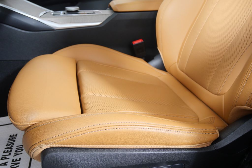 Thumbnail: 2025 BMW 3 Series - 10