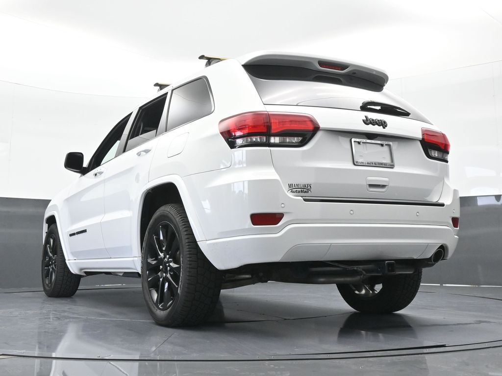 Used 2018 Bright White Clearcoat Jeep Altitude image 53