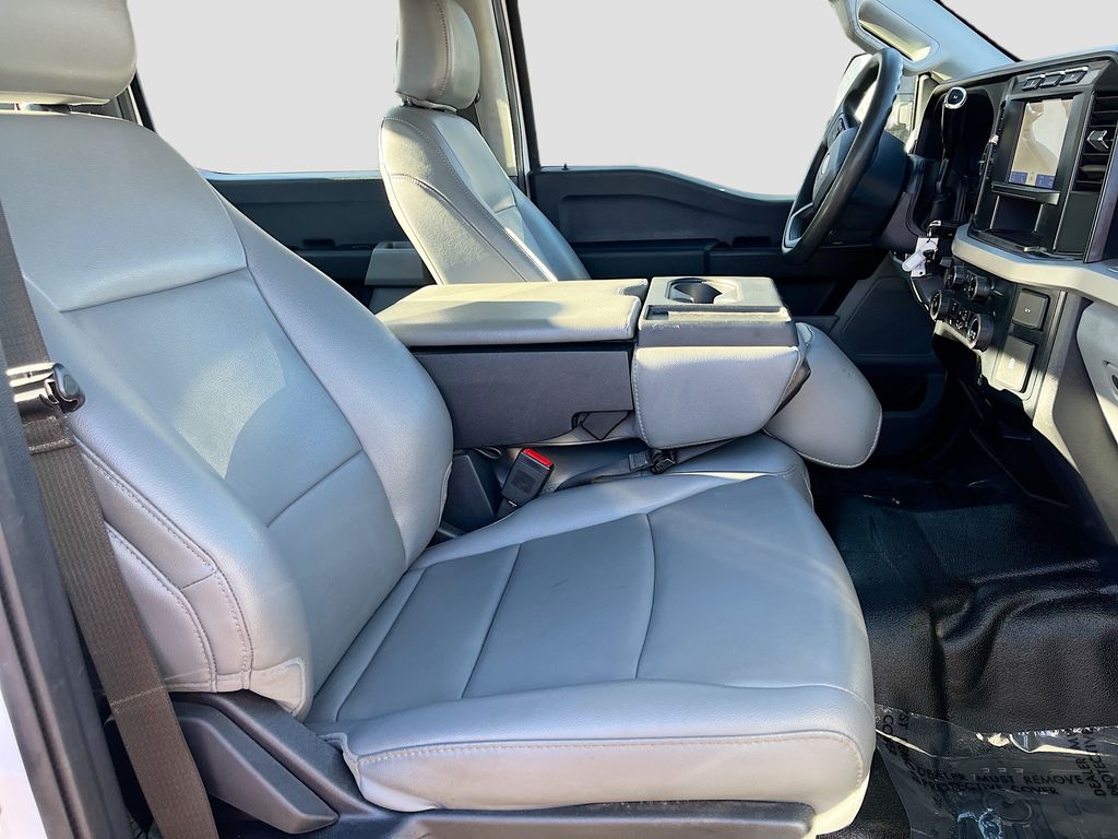 Used 2024 Oxford White Ford XL image 25