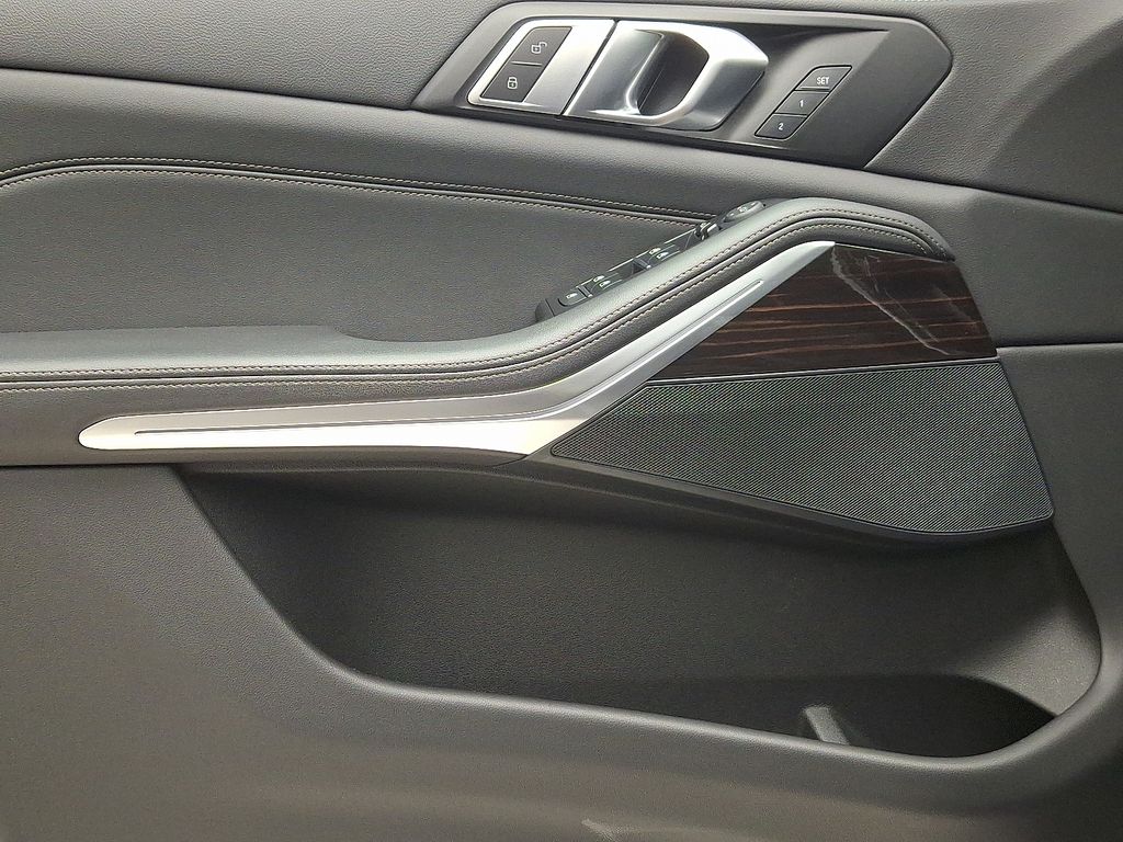 Thumbnail: 2023 BMW X5 - 13