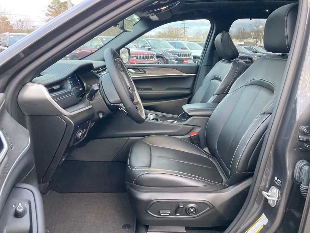 New 2024 Gray Jeep 4xe image 10